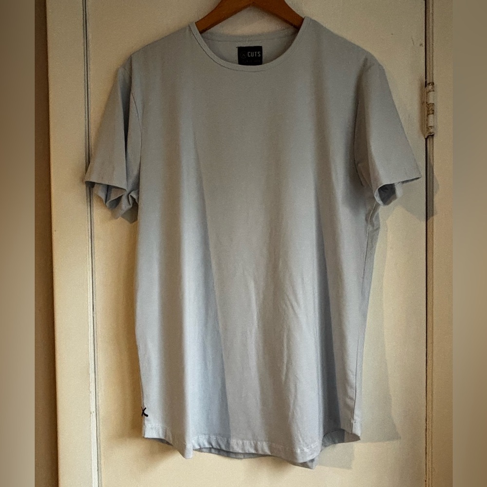 CUTS CURVE-HEM Light Blue T-Shirt, Size Large